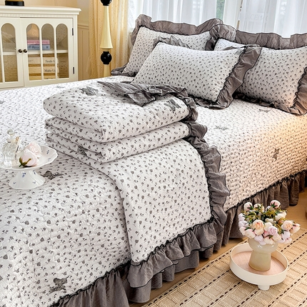 91家纺网 家纺一手货源 找家纺 （总）妮恒美 2026新款法式床盖款泡芙纱夏被四件套