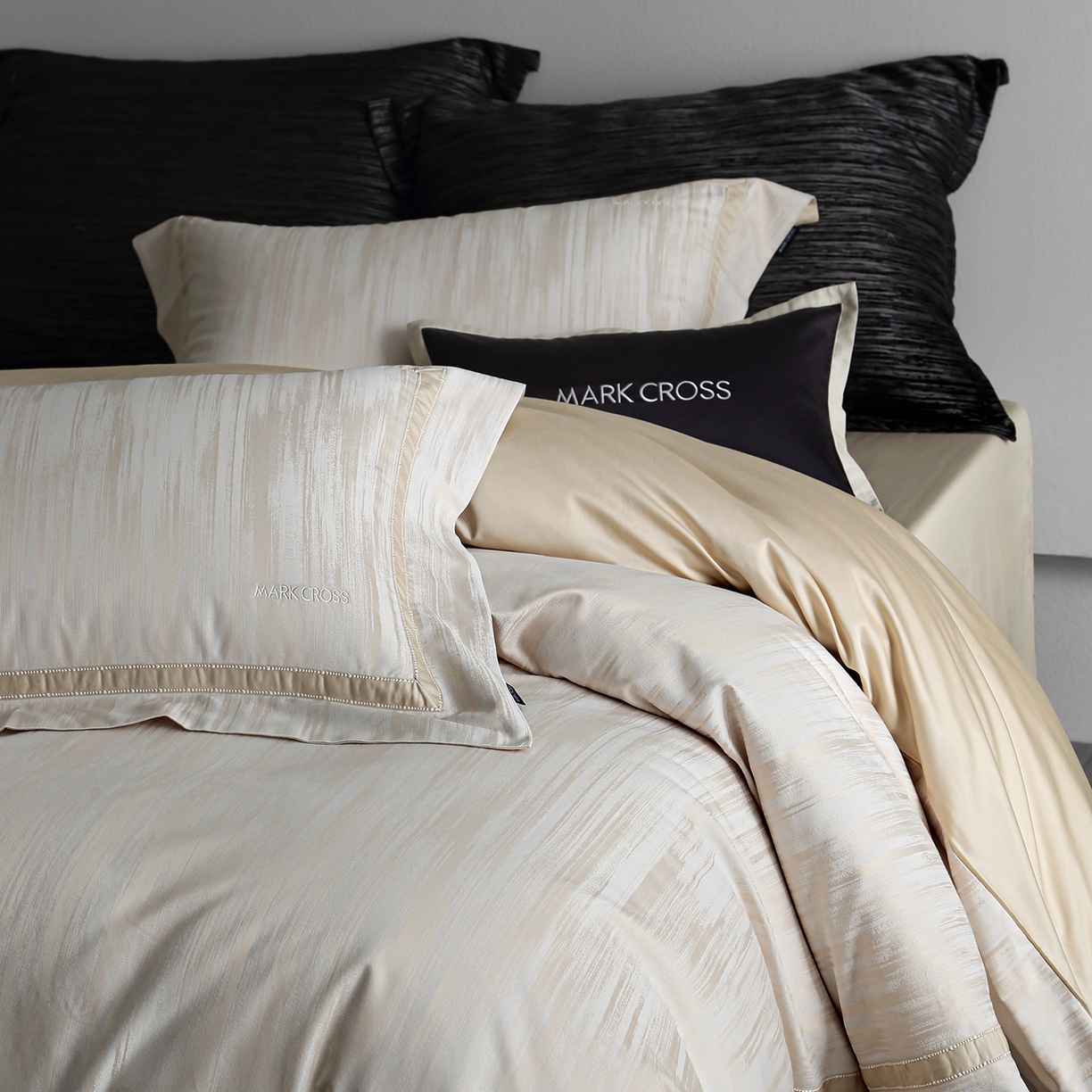 91家纺网 家纺一手货源 找家纺 佳汐蓝家纺 2026新款亲肤锦丝棉四件套 斑影入眠