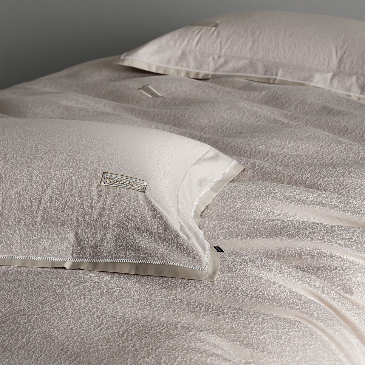 91家纺网 家纺一手货源 找家纺 佳汐蓝家纺 2026新款亲肤锦丝棉四件套 星语纱庭