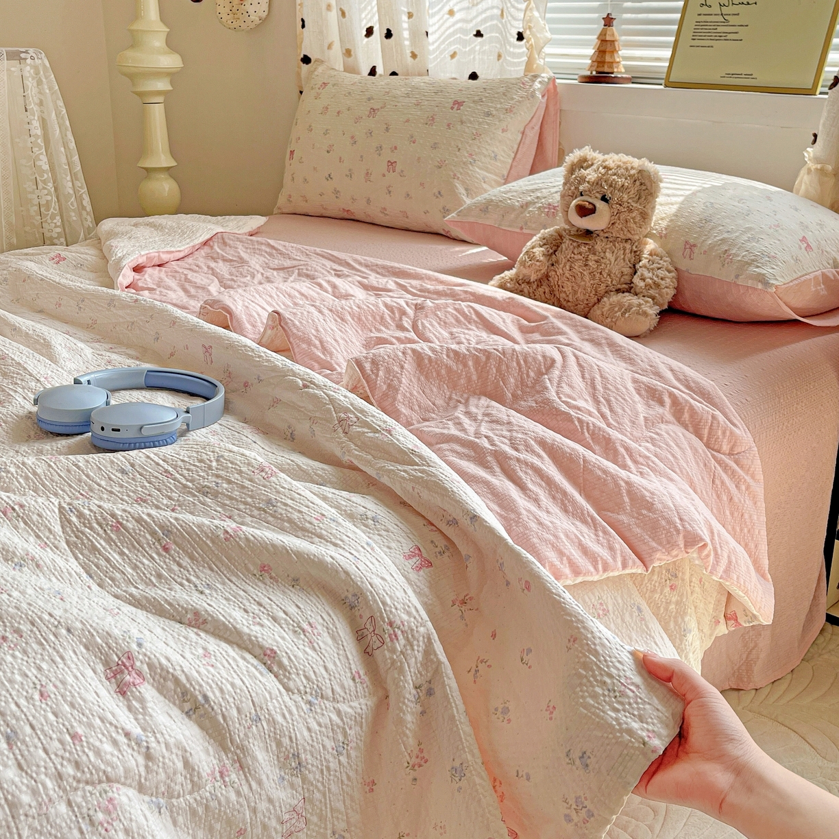 91家纺网 家纺一手货源 找家纺 一比一家纺 2026新款泡芙纱简款夏被四件套 安妮