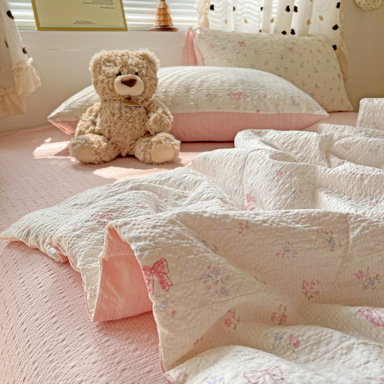 91家纺网 家纺一手货源 找家纺 一比一家纺 2026新款泡芙纱简款夏被四件套 安妮