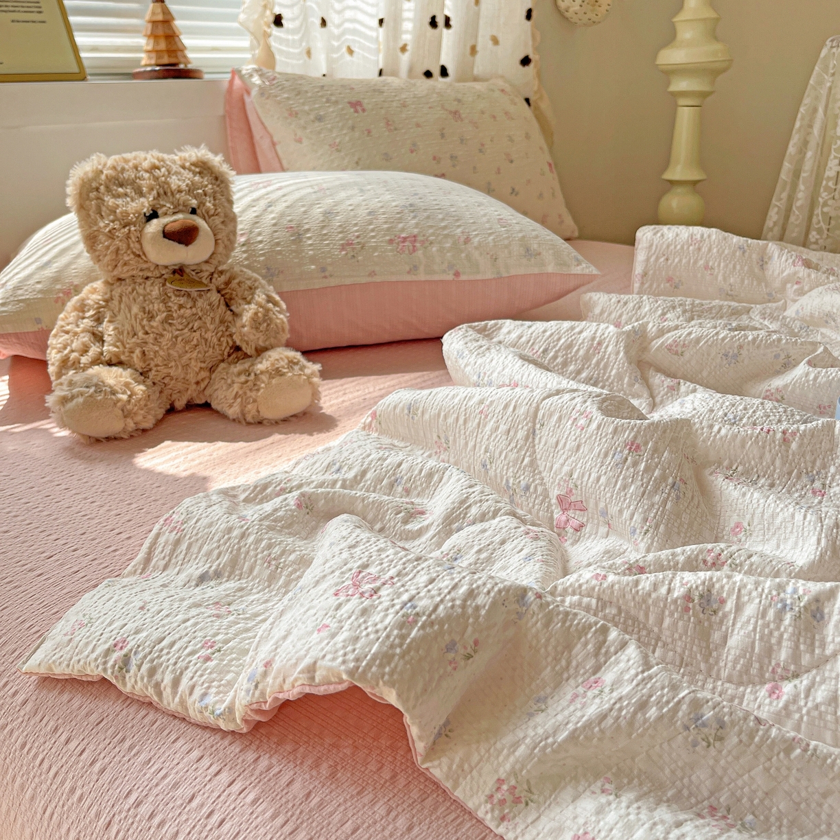 91家纺网 家纺一手货源 找家纺 一比一家纺 2026新款泡芙纱简款夏被四件套 安妮