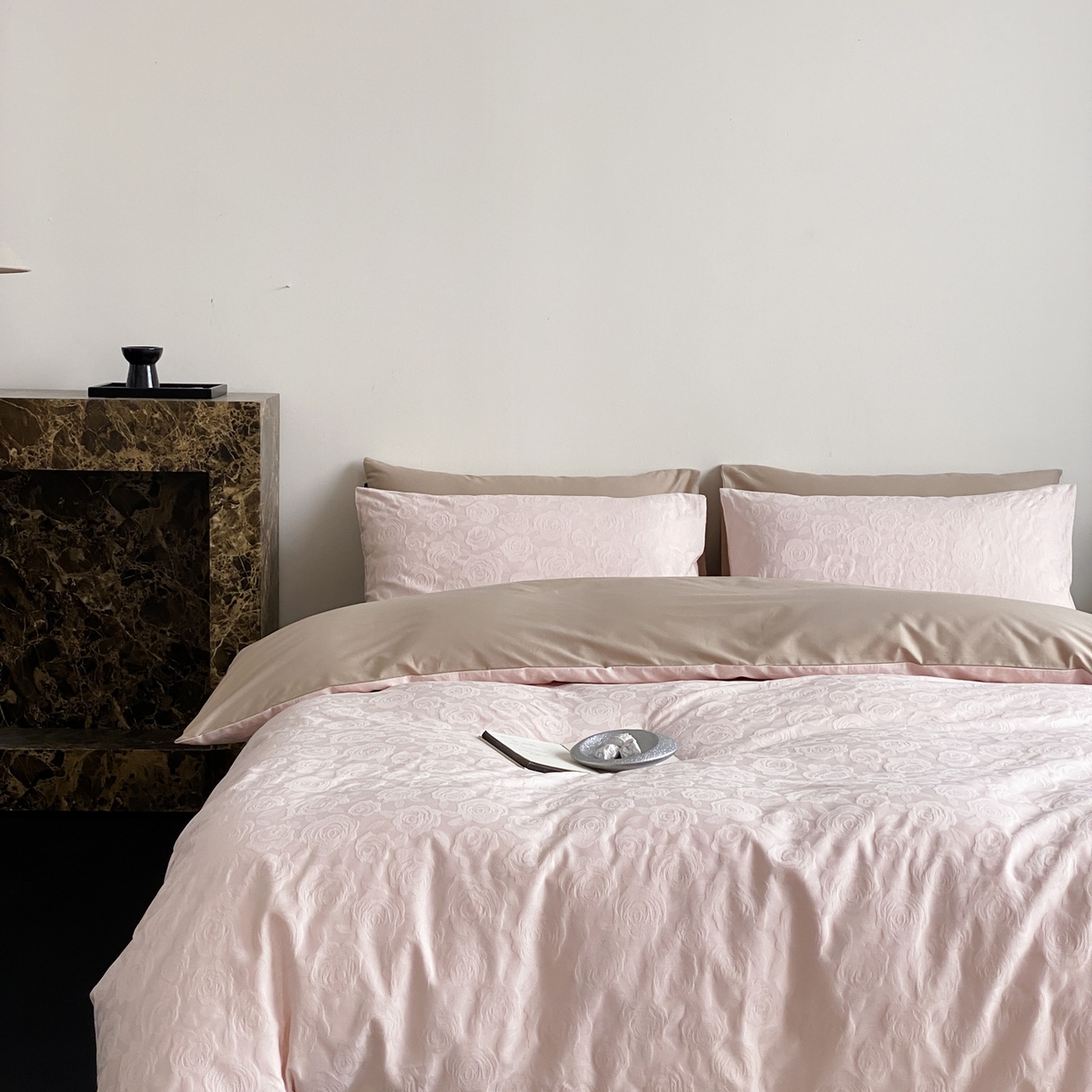 91家纺网 家纺一手货源 找家纺 玉宇阁家居 2026新款全棉纯棉40S大提花四件套 漫-云柔