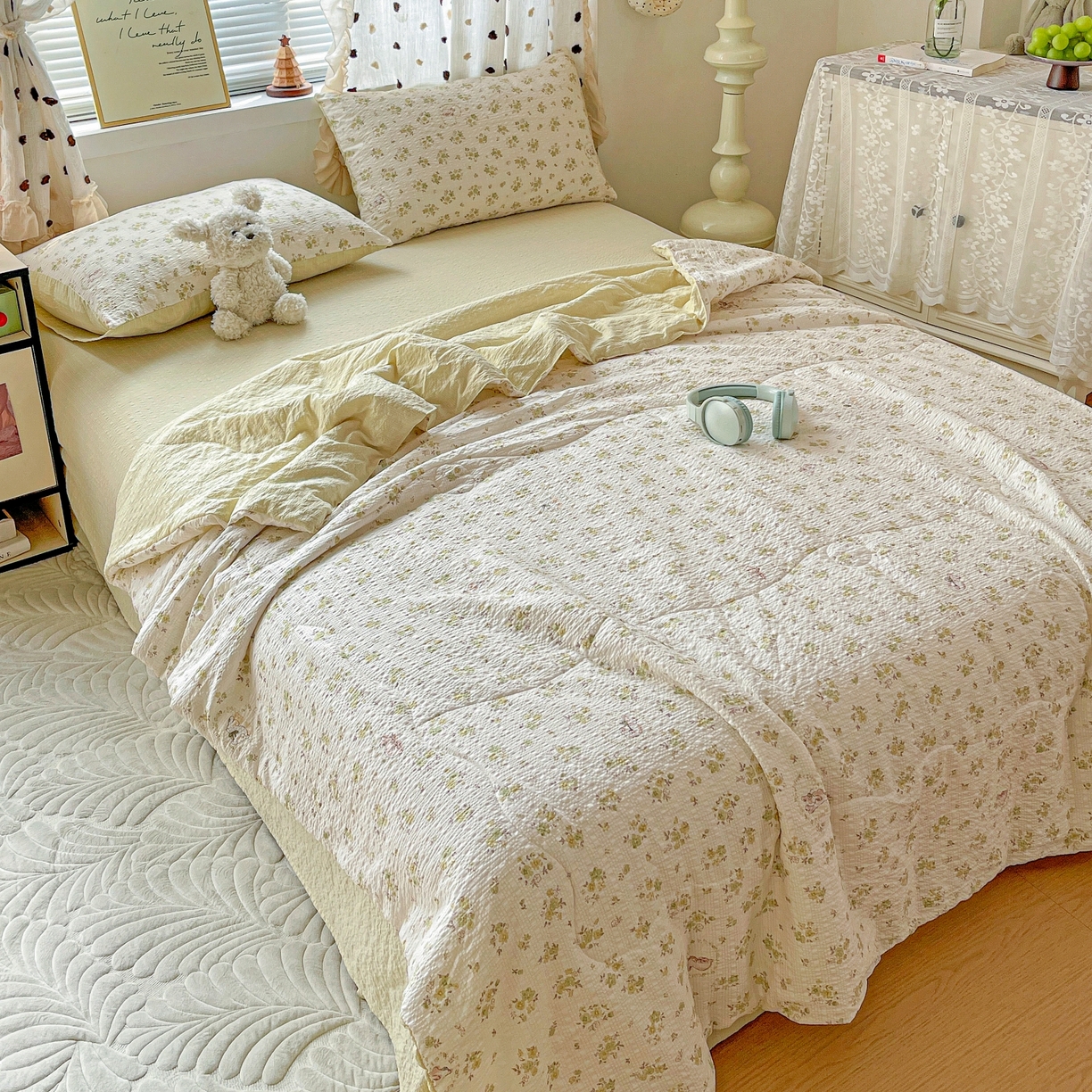 91家纺网 家纺一手货源 找家纺 一比一家纺 2026新款泡芙纱简款夏被四件套 春日小兔