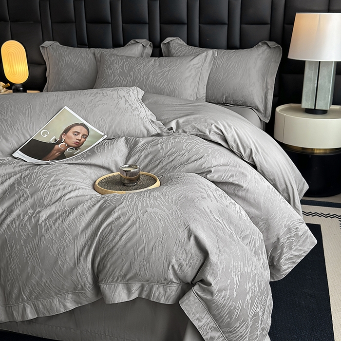 91家纺网 家纺一手货源 找家纺 宏羽纺家纺 2026新款100S长绒棉浮雕提花居家四件套 卡鲁-丁香灰