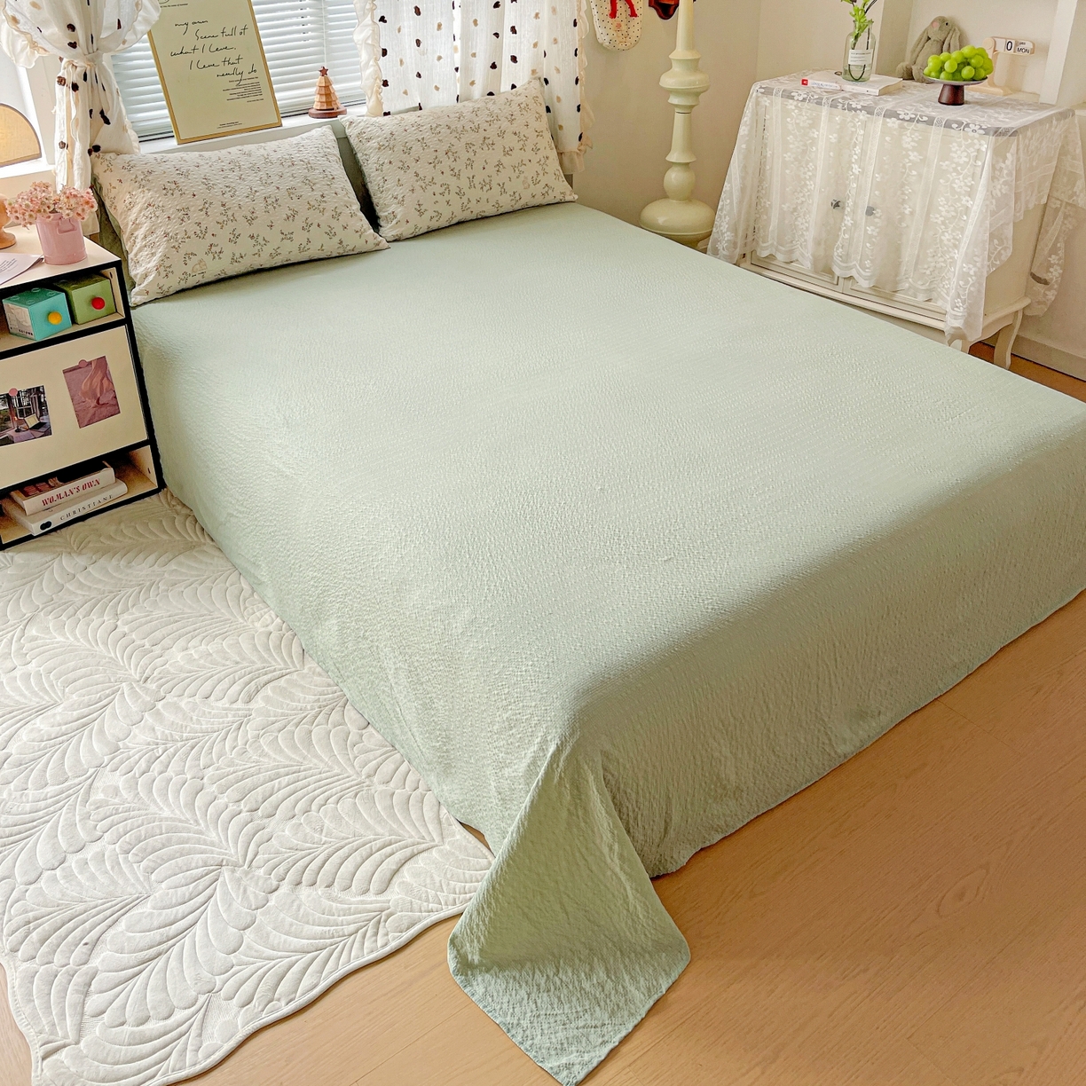 91家纺网 家纺一手货源 找家纺 一比一家纺 2026新款泡芙纱简款夏被四件套 花藤小兔