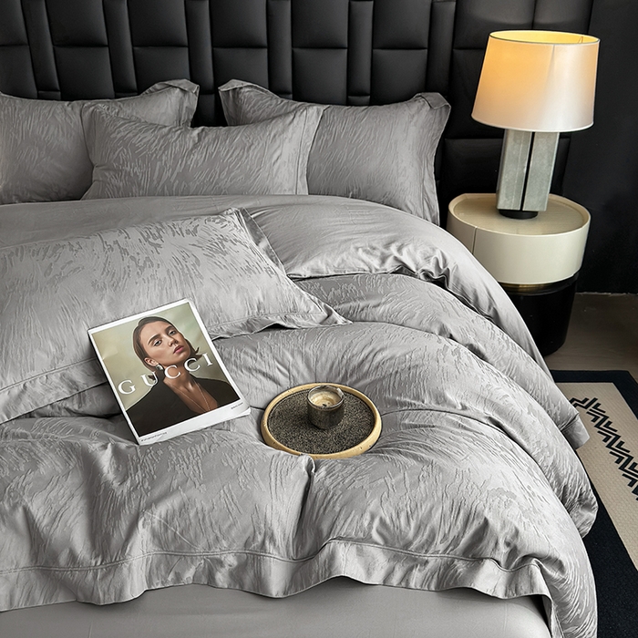 91家纺网 家纺一手货源 找家纺 宏羽纺家纺 2026新款100S长绒棉浮雕提花居家四件套 卡鲁-丁香灰