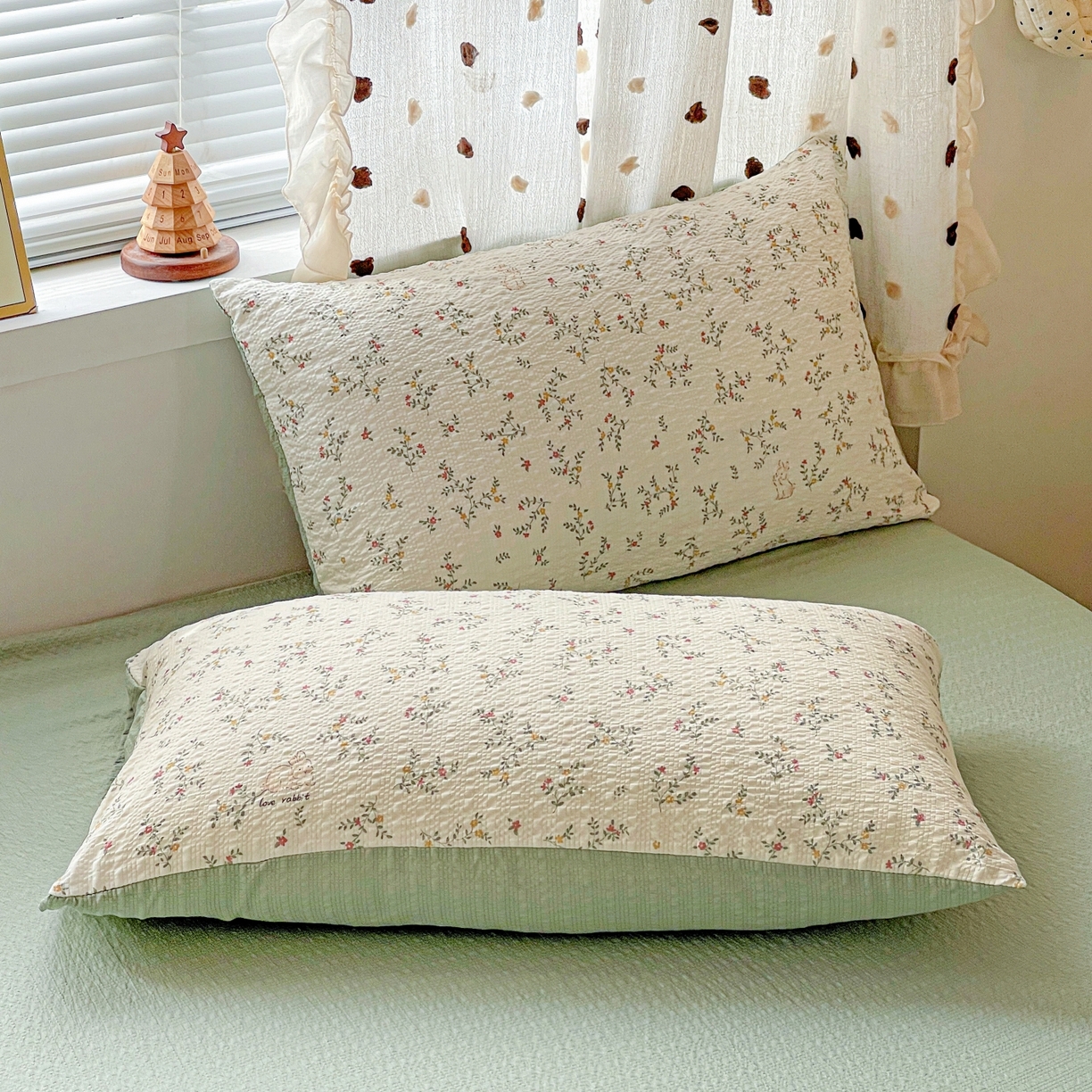 91家纺网 家纺一手货源 找家纺 一比一家纺 2026新款泡芙纱简款夏被四件套 花藤小兔