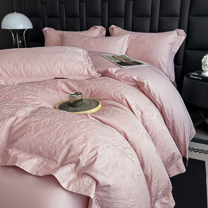 91家纺网 家纺一手货源 找家纺 宏羽纺家纺 2026新款100S长绒棉浮雕提花居家四件套 卡鲁-豆沙