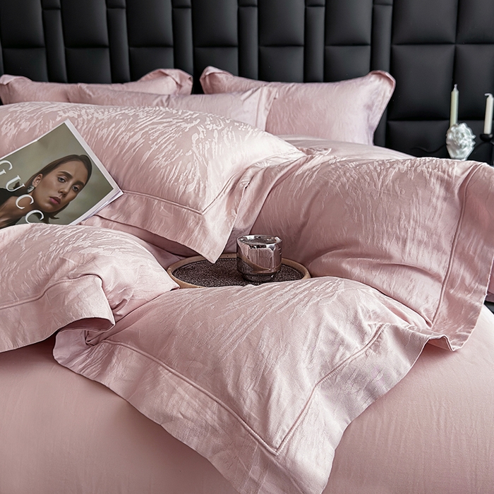 91家纺网 家纺一手货源 找家纺 宏羽纺家纺 2026新款100S长绒棉浮雕提花居家四件套 卡鲁-豆沙