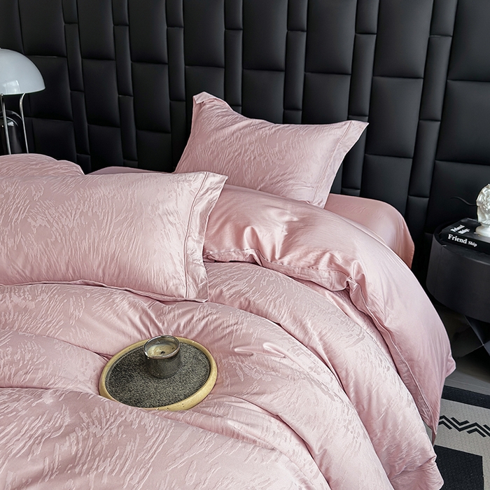 91家纺网 家纺一手货源 找家纺 宏羽纺家纺 2026新款100S长绒棉浮雕提花居家四件套 卡鲁-豆沙