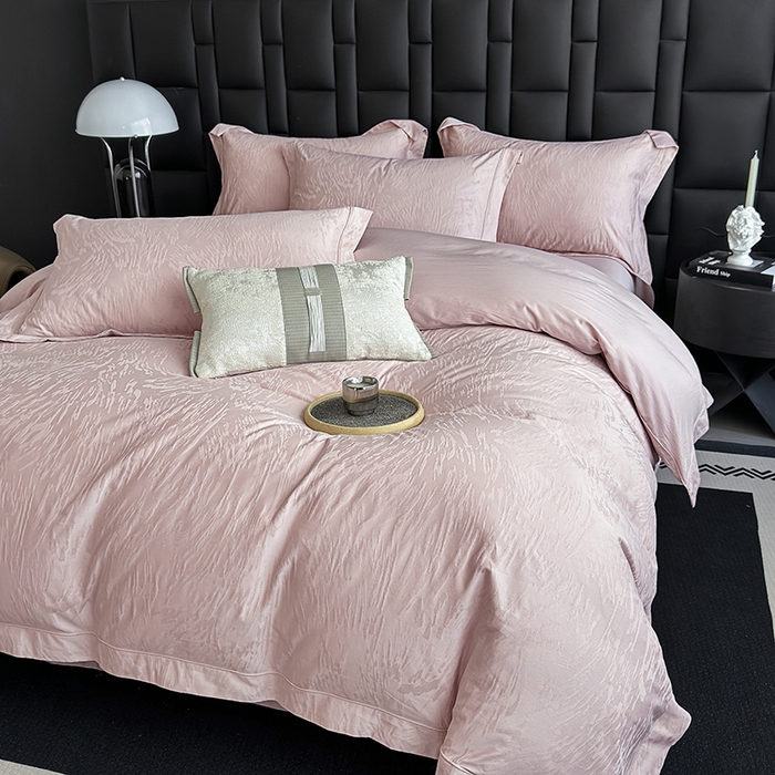 91家纺网 家纺一手货源 找家纺 宏羽纺家纺 2026新款100S长绒棉浮雕提花居家四件套 卡鲁-粉金