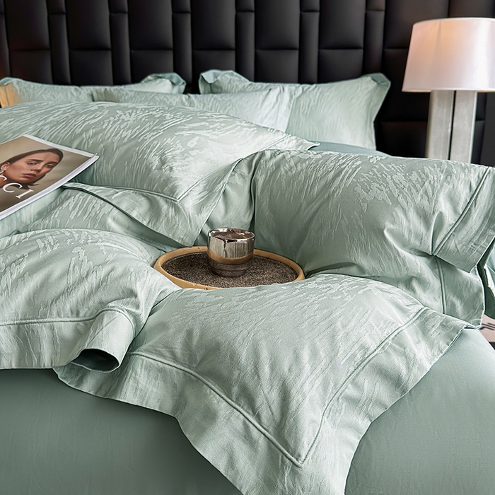 91家纺网 家纺一手货源 找家纺 宏羽纺家纺 2026新款100S长绒棉浮雕提花居家四件套 卡鲁-喜绿