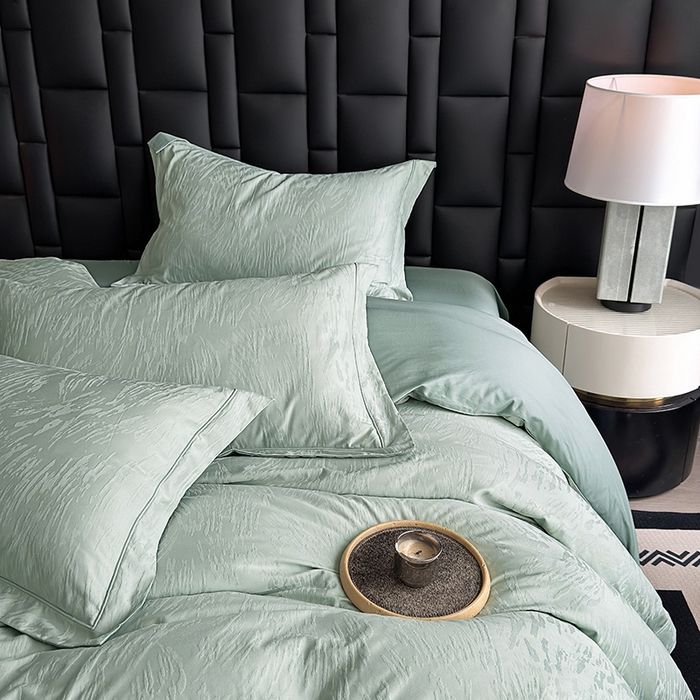 91家纺网 家纺一手货源 找家纺 宏羽纺家纺 2026新款100S长绒棉浮雕提花居家四件套 卡鲁-喜绿