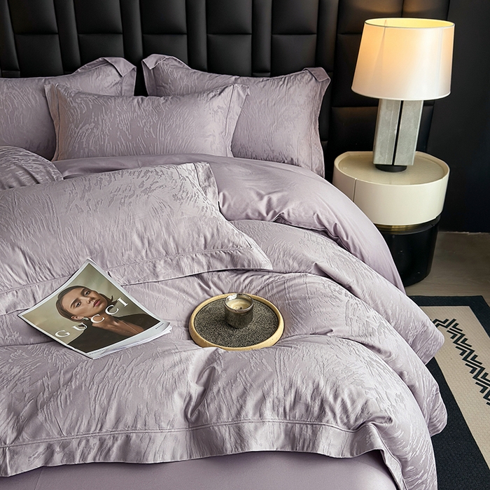 91家纺网 家纺一手货源 找家纺 宏羽纺家纺 2026新款100S长绒棉浮雕提花居家四件套 卡鲁-香芋紫