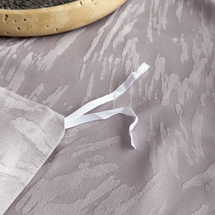 91家纺网 家纺一手货源 找家纺 宏羽纺家纺 2026新款100S长绒棉浮雕提花居家四件套 卡鲁-香芋紫