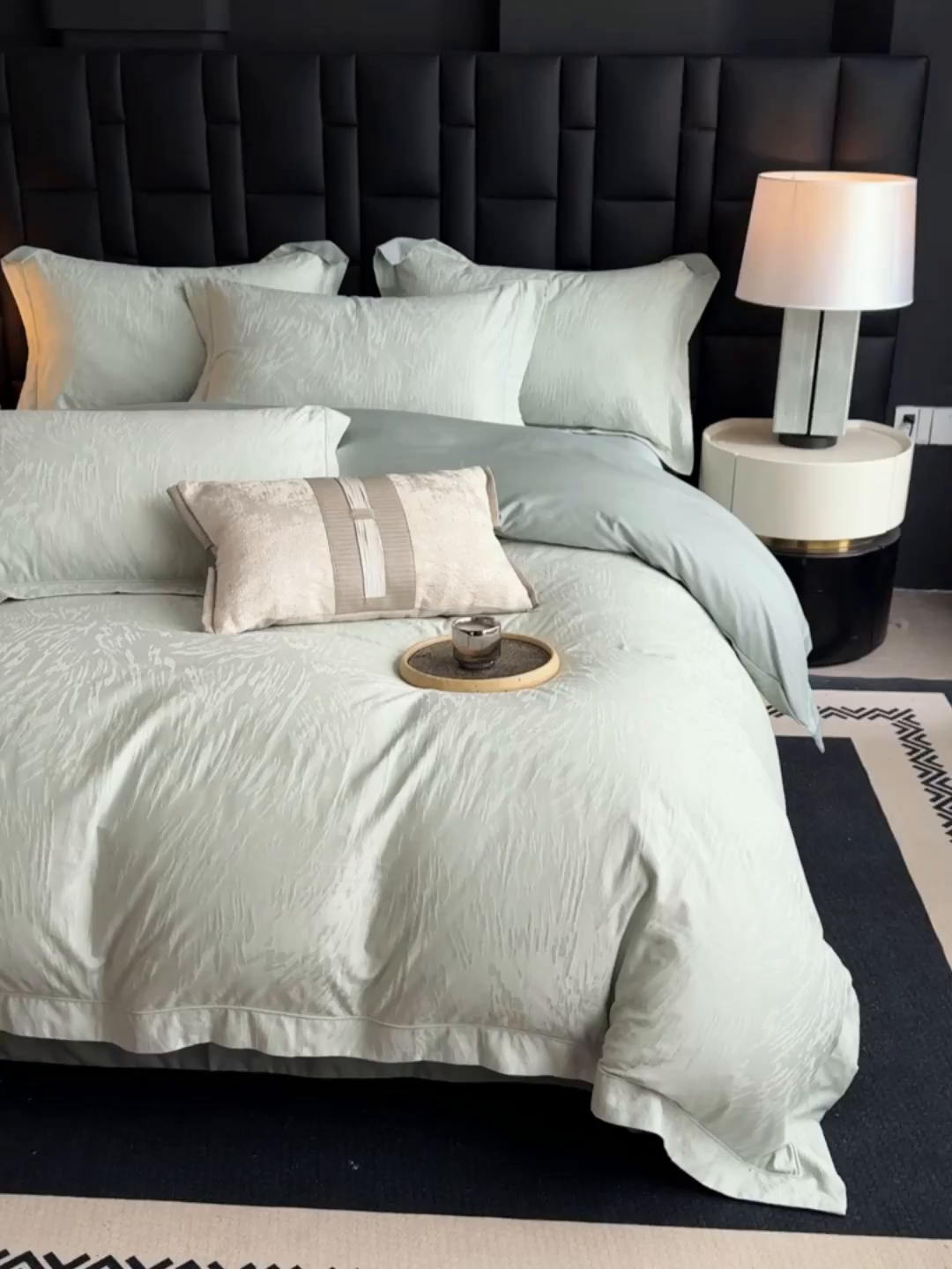 91家纺网 家纺一手货源 找家纺 宏羽纺家纺 2026新款100S长绒棉浮雕提花居家四件套 卡鲁-香芋紫