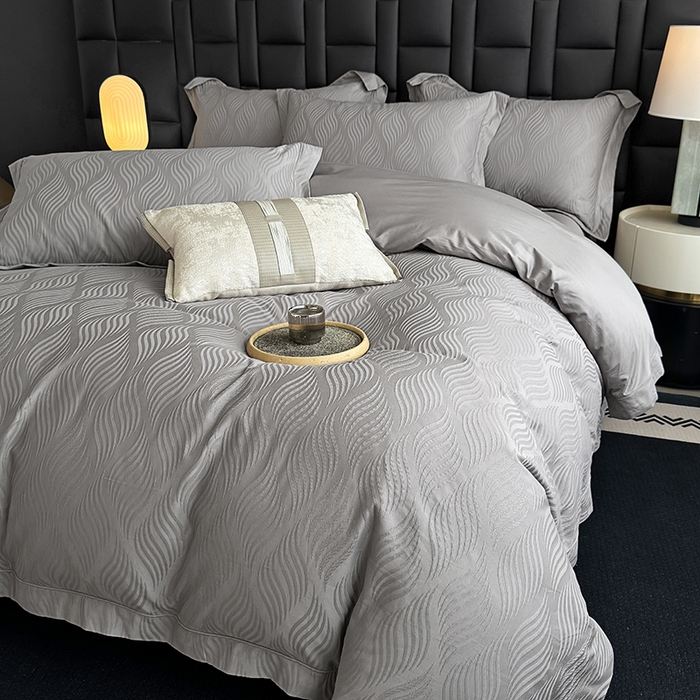 91家纺网 家纺一手货源 找家纺 宏羽纺家纺 2026新款100S长绒棉浮雕提花居家四件套 麦奢-丁香灰