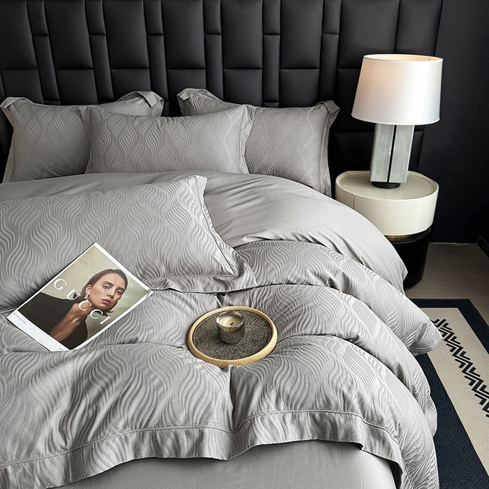 91家纺网 家纺一手货源 找家纺 宏羽纺家纺 2026新款100S长绒棉浮雕提花居家四件套 麦奢-丁香灰