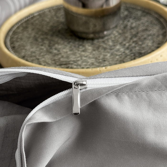 91家纺网 家纺一手货源 找家纺 宏羽纺家纺 2026新款100S长绒棉浮雕提花居家四件套 麦奢-丁香灰