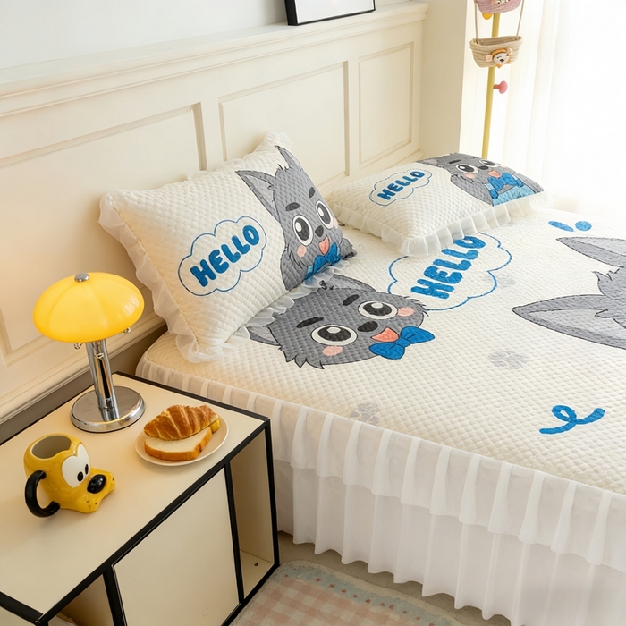 91家纺网 家纺一手货源 找家纺 赛丽雅 2026春夏新款大板卡通豆豆凉席席子空调软席三件套 灰萌小狼