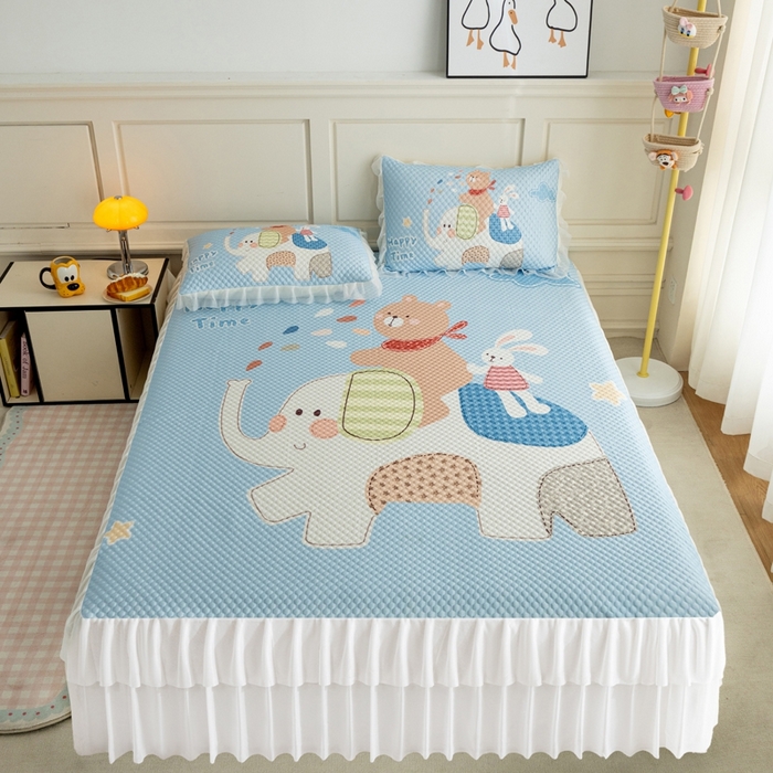 91家纺网 家纺一手货源 找家纺 赛丽雅 2026春夏新款大板卡通豆豆凉席席子空调软席三件套 象趣时光