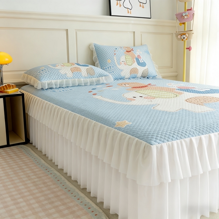 91家纺网 家纺一手货源 找家纺 赛丽雅 2026春夏新款大板卡通豆豆凉席席子空调软席三件套 象趣时光