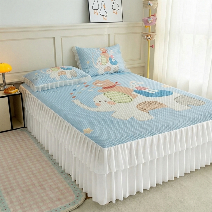 91家纺网 家纺一手货源 找家纺 赛丽雅 2026春夏新款大板卡通豆豆凉席席子空调软席三件套 象趣时光