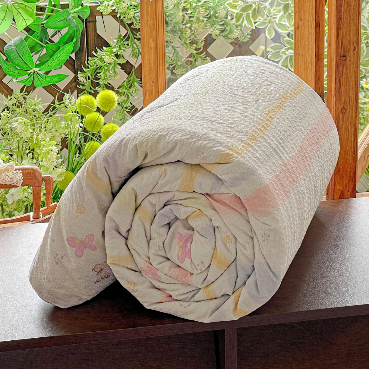 91家纺网 家纺一手货源 找家纺 一比一家纺 2026新款泡芙纱简款夏被四件套 浪漫彩蝶