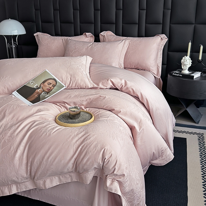 91家纺网 家纺一手货源 找家纺 宏羽纺家纺 2026新款100S长绒棉浮雕提花居家四件套 慕枝南下-粉金