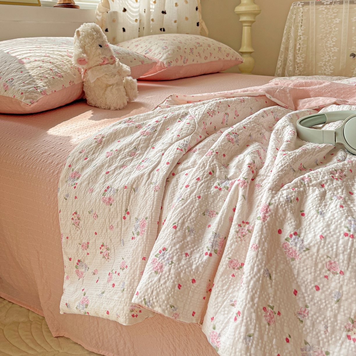 91家纺网 家纺一手货源 找家纺 一比一家纺 2026新款泡芙纱简款夏被四件套 玫瑰之恋