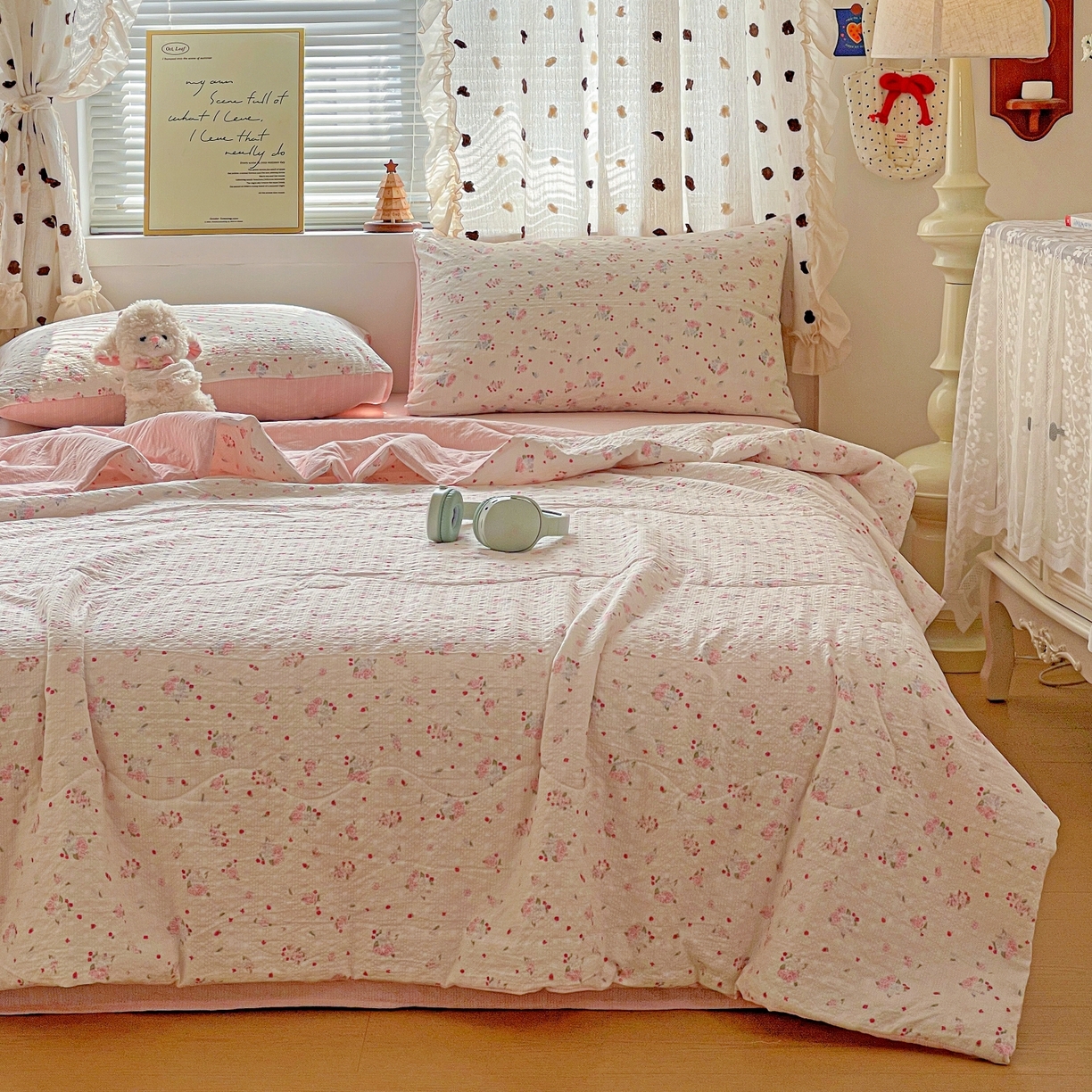 91家纺网 家纺一手货源 找家纺 一比一家纺 2026新款泡芙纱简款夏被四件套 玫瑰之恋