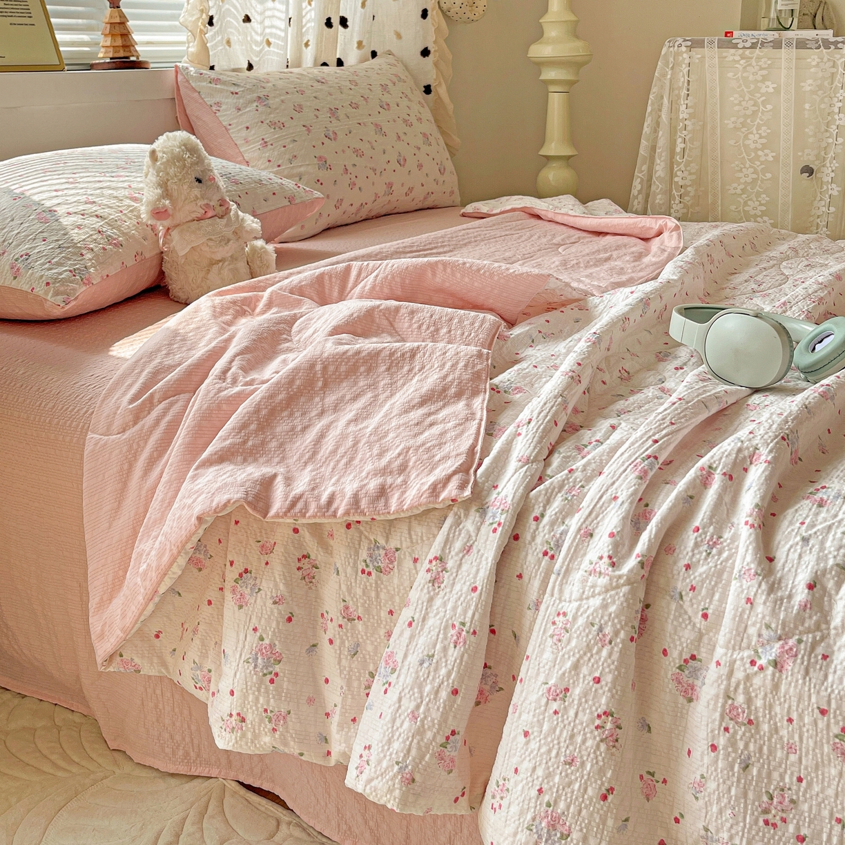 91家纺网 家纺一手货源 找家纺 一比一家纺 2026新款泡芙纱简款夏被四件套 玫瑰之恋