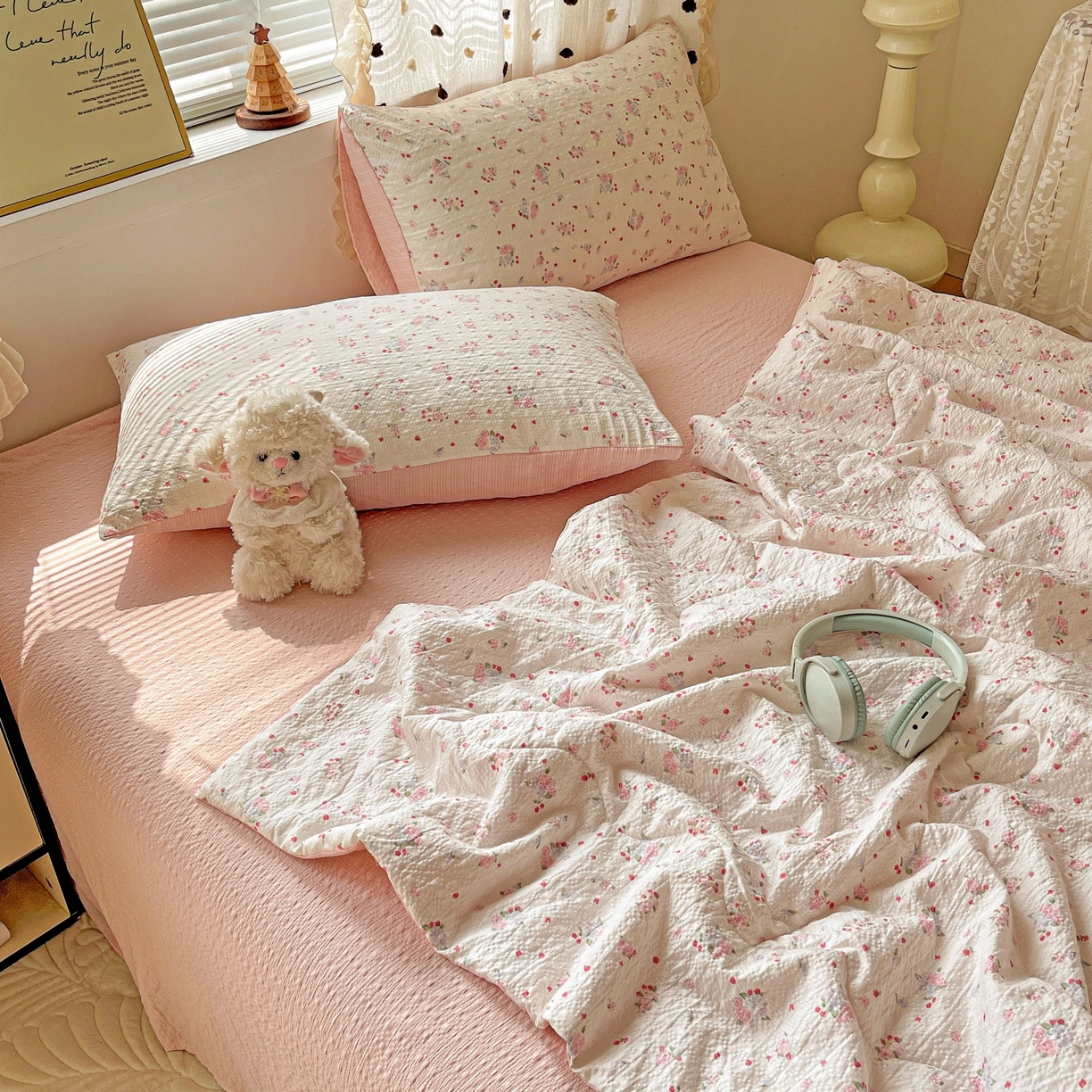 91家纺网 家纺一手货源 找家纺 一比一家纺 2026新款泡芙纱简款夏被四件套 玫瑰之恋