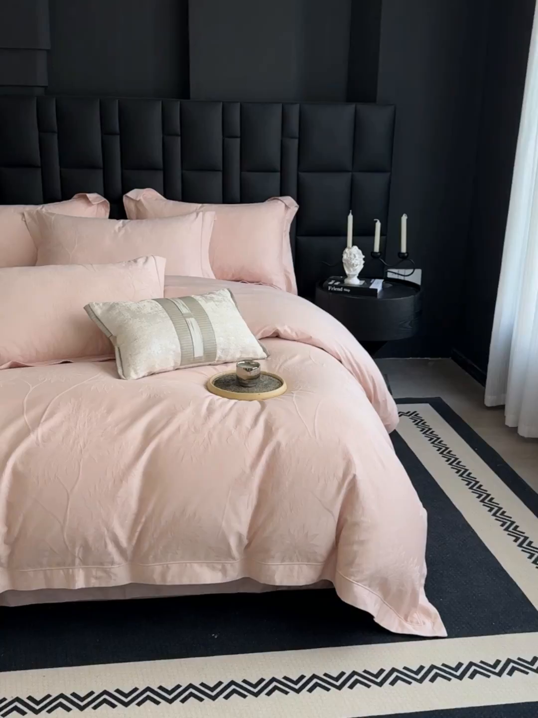 91家纺网 家纺一手货源 找家纺 宏羽纺家纺 2026新款100S长绒棉浮雕提花居家四件套 慕枝南下-粉金