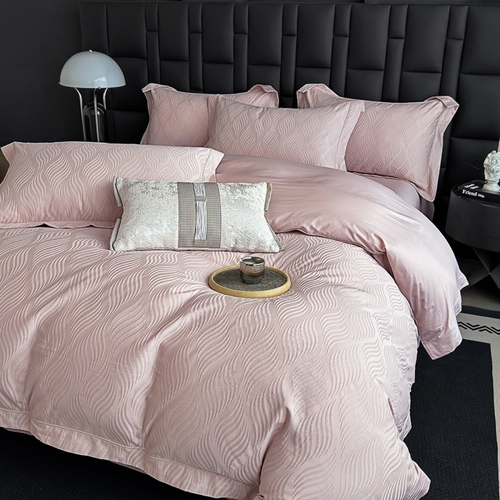 91家纺网 家纺一手货源 找家纺 宏羽纺家纺 2026新款100S长绒棉浮雕提花居家四件套 齐鲁-粉金