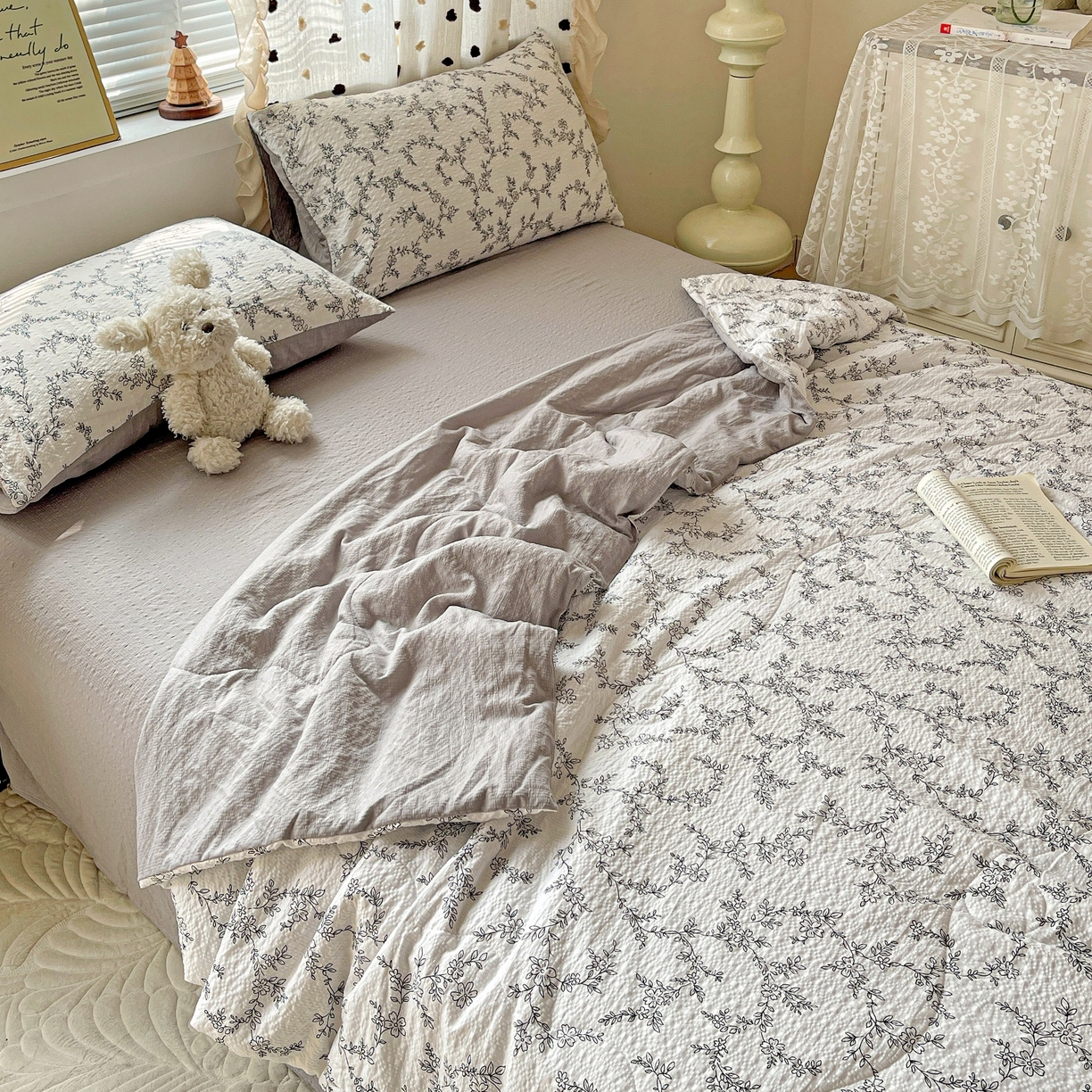 91家纺网 家纺一手货源 找家纺 一比一家纺 2026新款泡芙纱简款夏被四件套 素锦