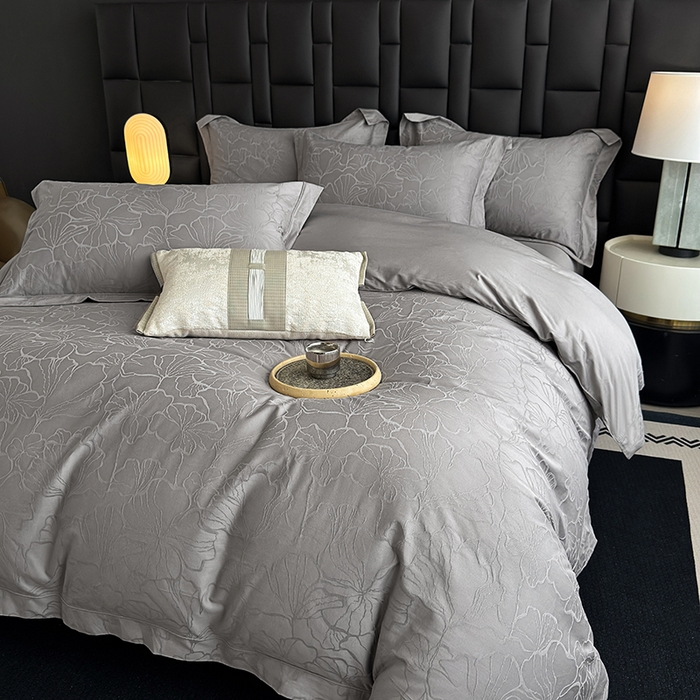 91家纺网 家纺一手货源 找家纺 宏羽纺家纺 2026新款100S长绒棉浮雕提花居家四件套 山间雾-丁香灰