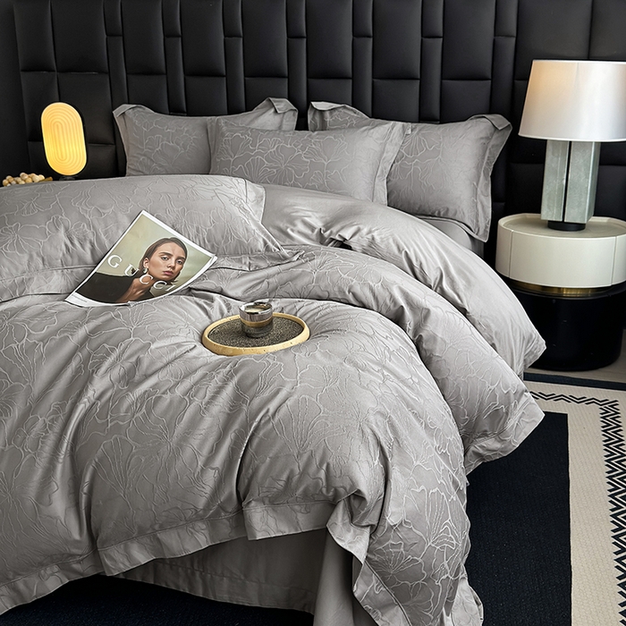 91家纺网 家纺一手货源 找家纺 宏羽纺家纺 2026新款100S长绒棉浮雕提花居家四件套 山间雾-丁香灰