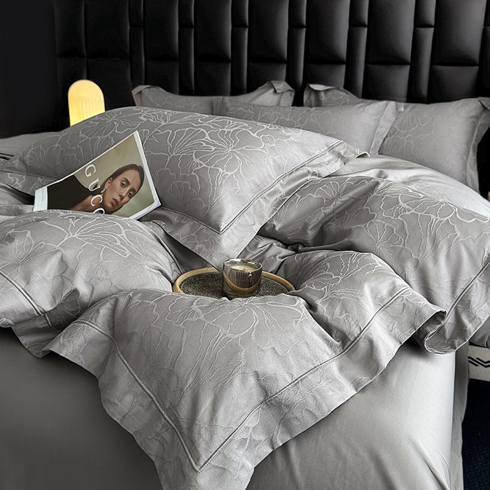 91家纺网 家纺一手货源 找家纺 宏羽纺家纺 2026新款100S长绒棉浮雕提花居家四件套 山间雾-丁香灰