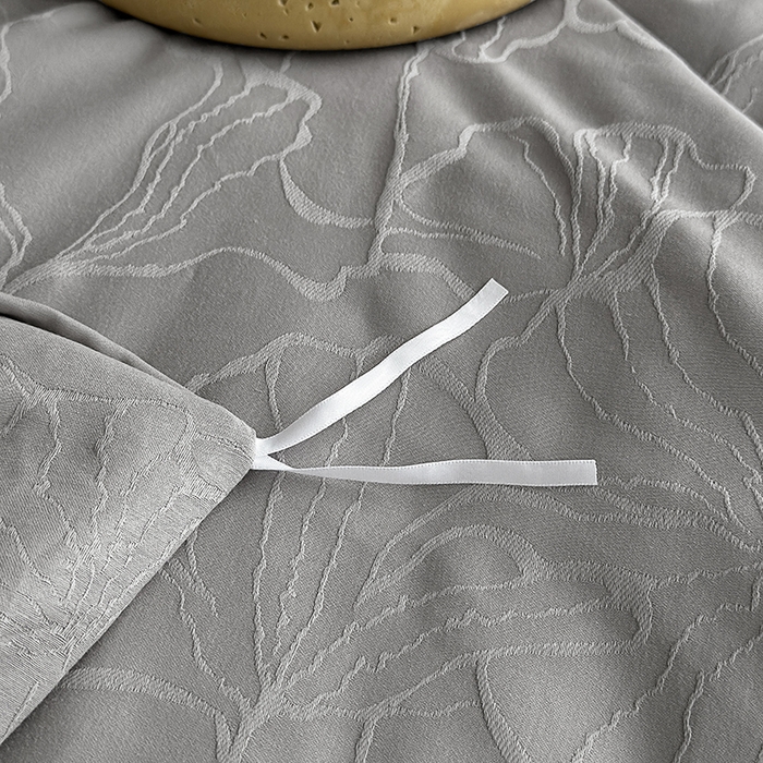 91家纺网 家纺一手货源 找家纺 宏羽纺家纺 2026新款100S长绒棉浮雕提花居家四件套 山间雾-丁香灰