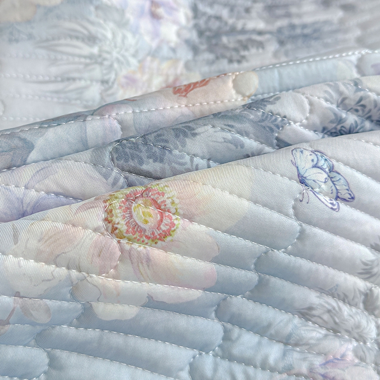 91家纺网 家纺一手货源 找家纺 （总）冬然家纺 2026新款锦氨凉感丝数码印花工艺云感纱花边凉席席子