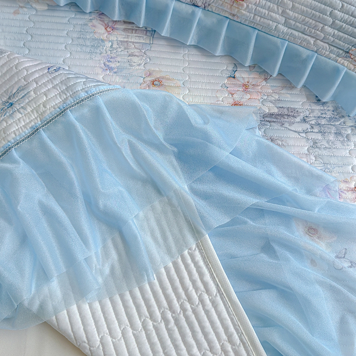 91家纺网 家纺一手货源 找家纺 （总）冬然家纺 2026新款锦氨凉感丝数码印花工艺云感纱花边凉席席子