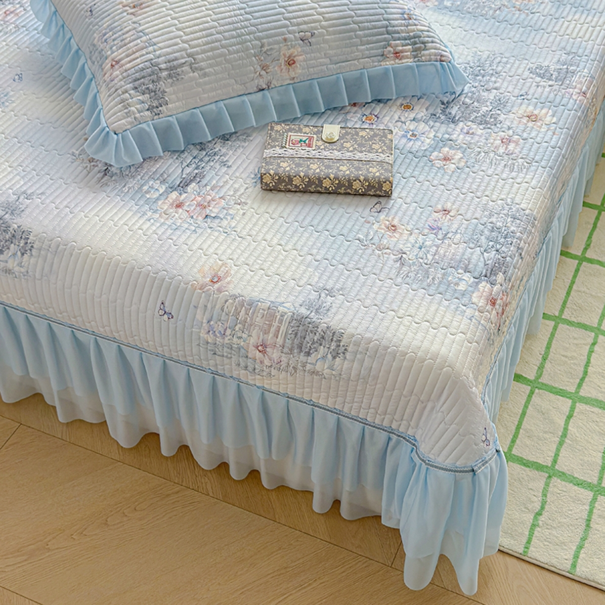 91家纺网 家纺一手货源 找家纺 （总）冬然家纺 2026新款锦氨凉感丝数码印花工艺云感纱花边凉席席子