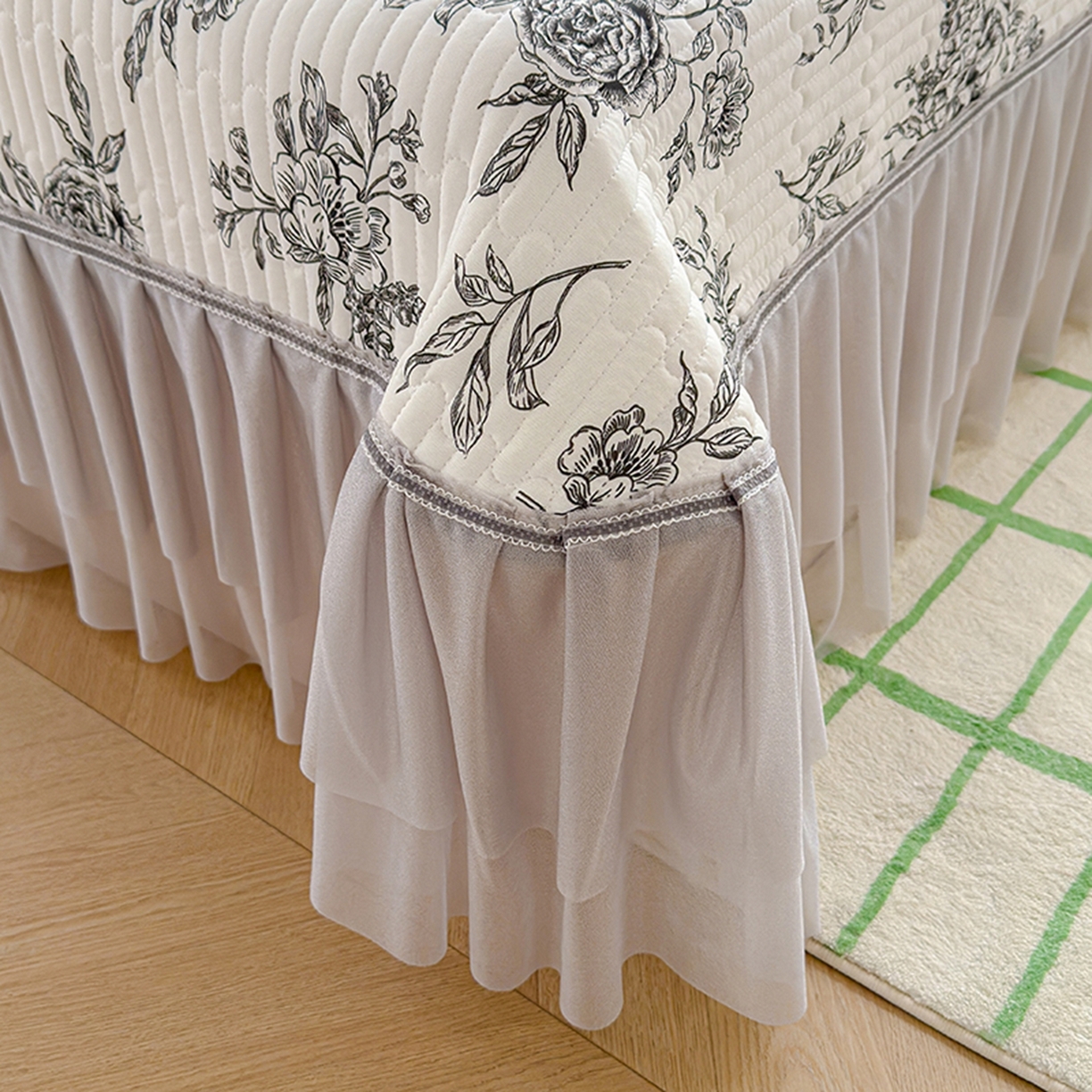 91家纺网 家纺一手货源 找家纺 冬然家纺 2026新款锦氨凉感丝数码印花工艺云感纱花边凉席席子 素颜花絮