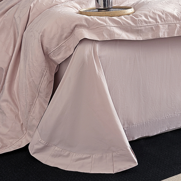 91家纺网 家纺一手货源 找家纺 宏羽纺家纺 2026新款100S长绒棉浮雕提花居家四件套 山间雾-粉金