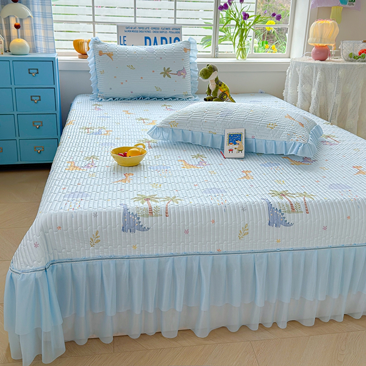 91家纺网 家纺一手货源 找家纺 冬然家纺 2026新款锦氨凉感丝数码印花工艺云感纱花边凉席席子 恐龙乐园