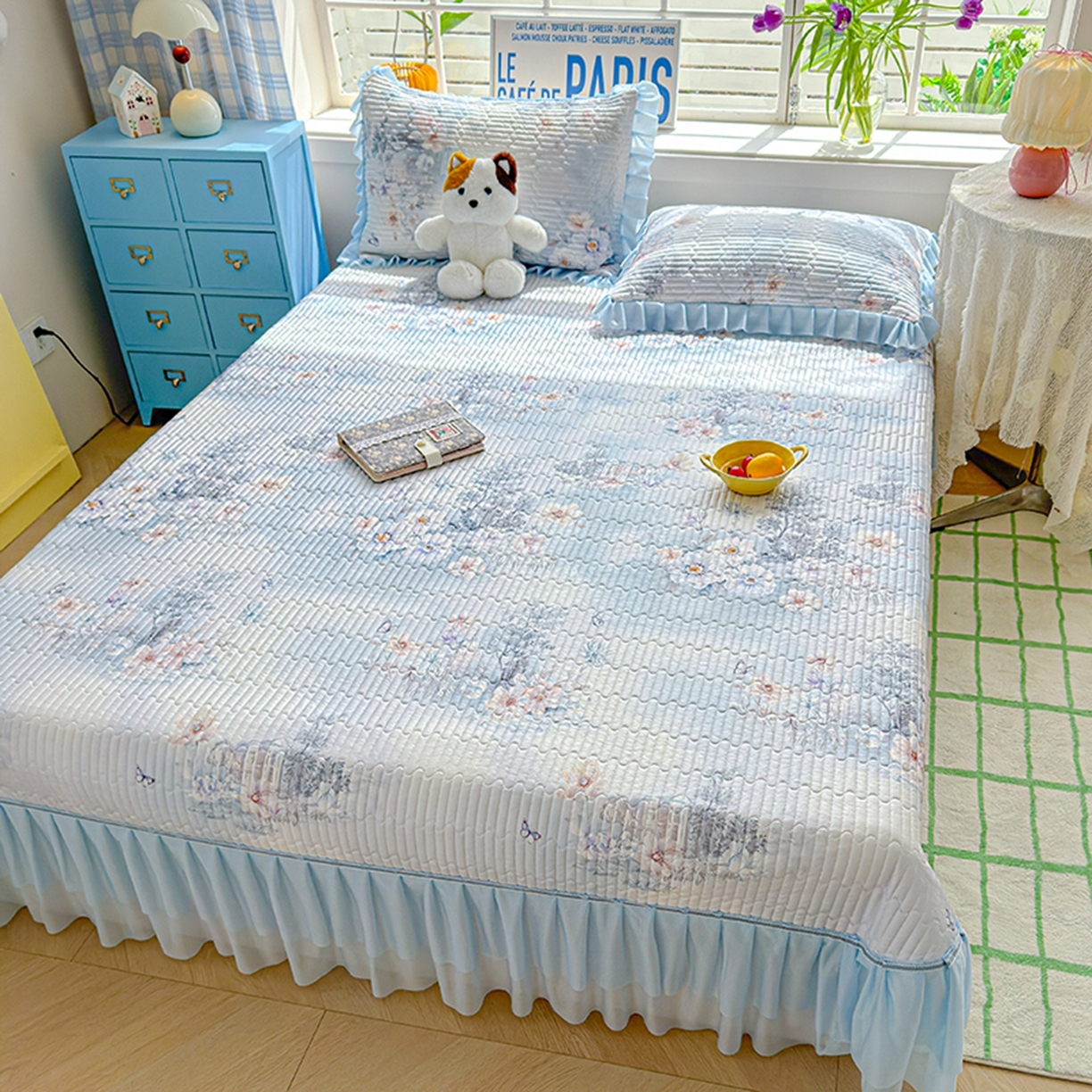 91家纺网 家纺一手货源 找家纺 冬然家纺 2026新款锦氨凉感丝数码印花工艺云感纱花边凉席席子 春风里蓝