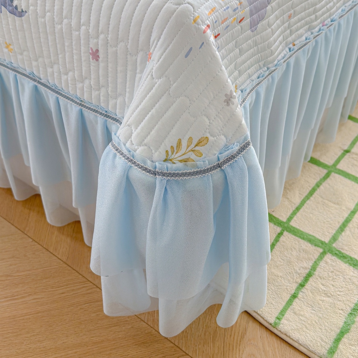 91家纺网 家纺一手货源 找家纺 冬然家纺 2026新款锦氨凉感丝数码印花工艺云感纱花边凉席席子 恐龙乐园