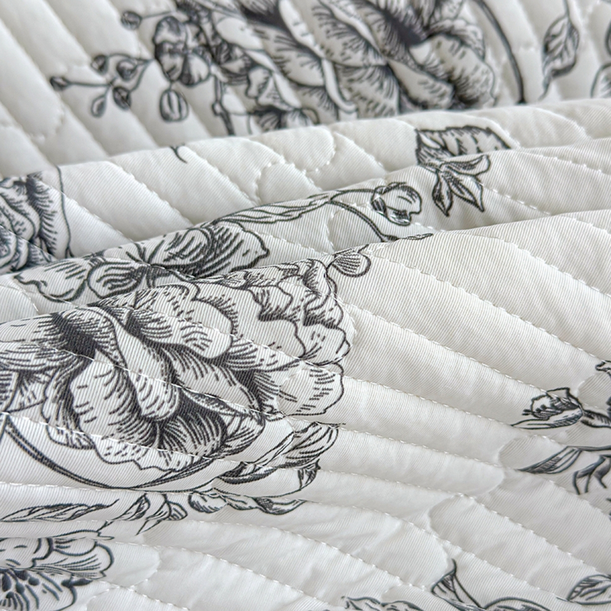 91家纺网 家纺一手货源 找家纺 冬然家纺 2026新款锦氨凉感丝数码印花工艺云感纱花边凉席席子 素颜花絮